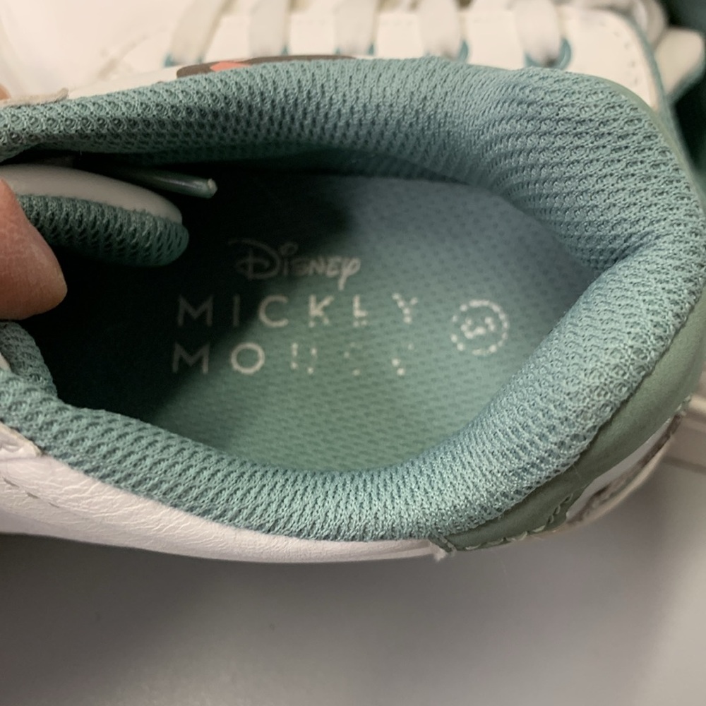Disney MICKEY and FRIENDS White and Green Sneakers w/ Mickey Design Youth size 3 - Picture 4 of 13